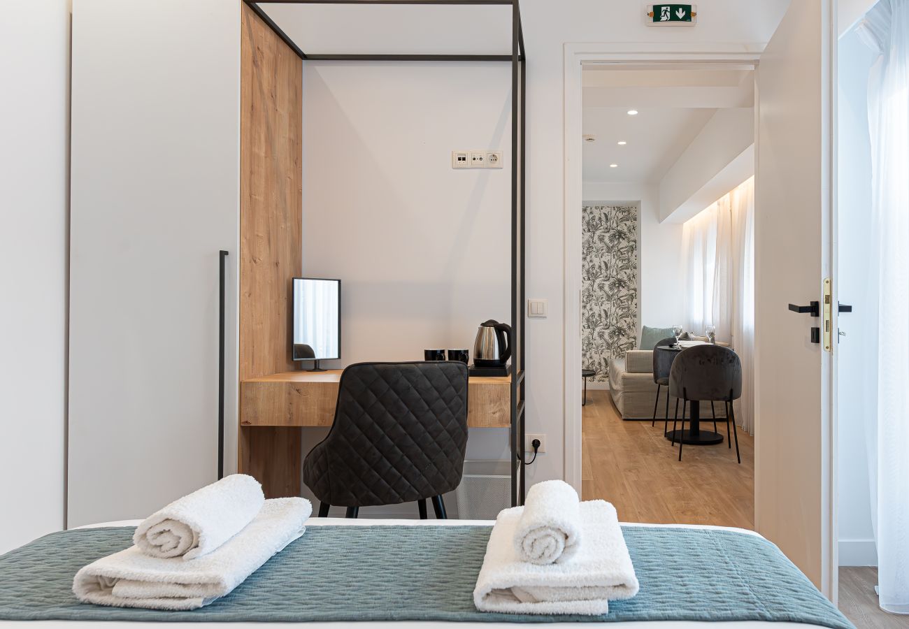 Rent by room in Athens - Kriel suites 201