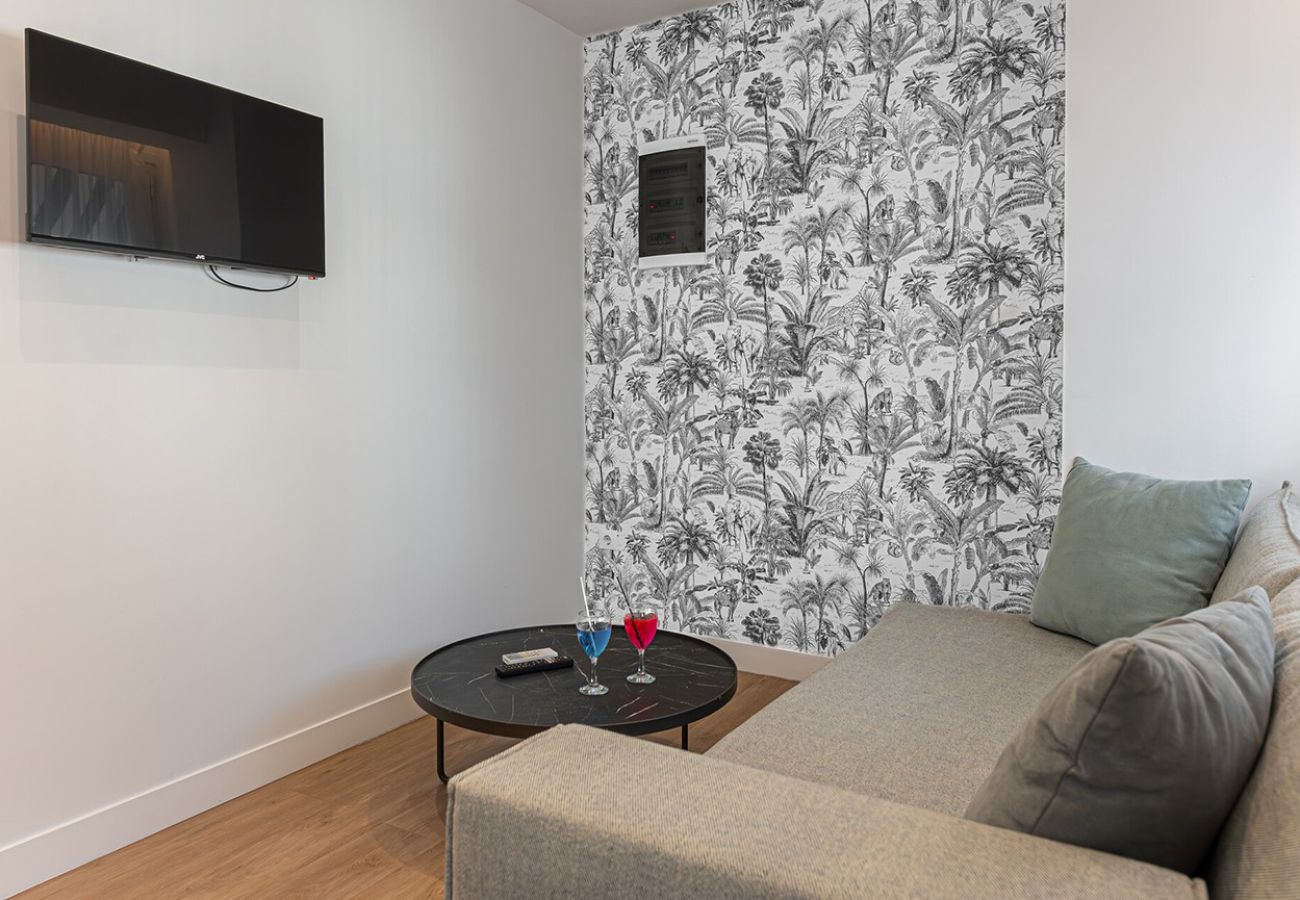 Rent by room in Athens - Kriel suites 201