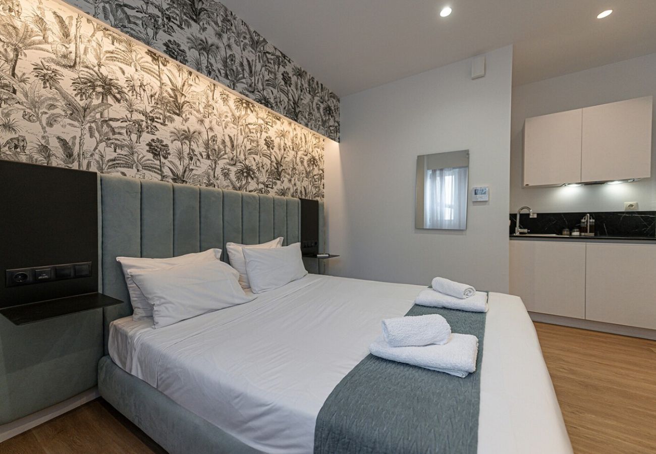 Rent by room in Athens - Kriel Suites 203
