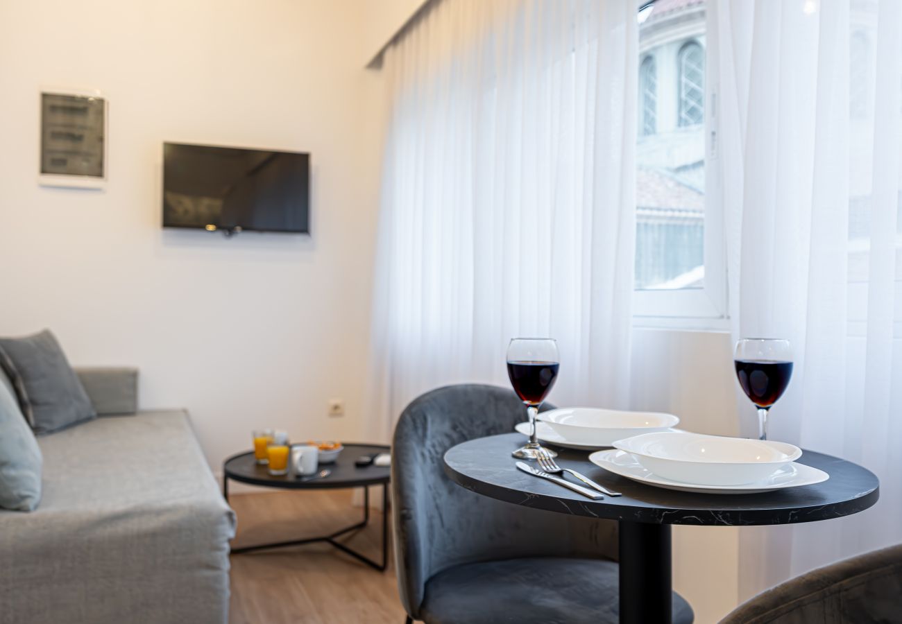 Rent by room in Athens - Kriel Suites 301