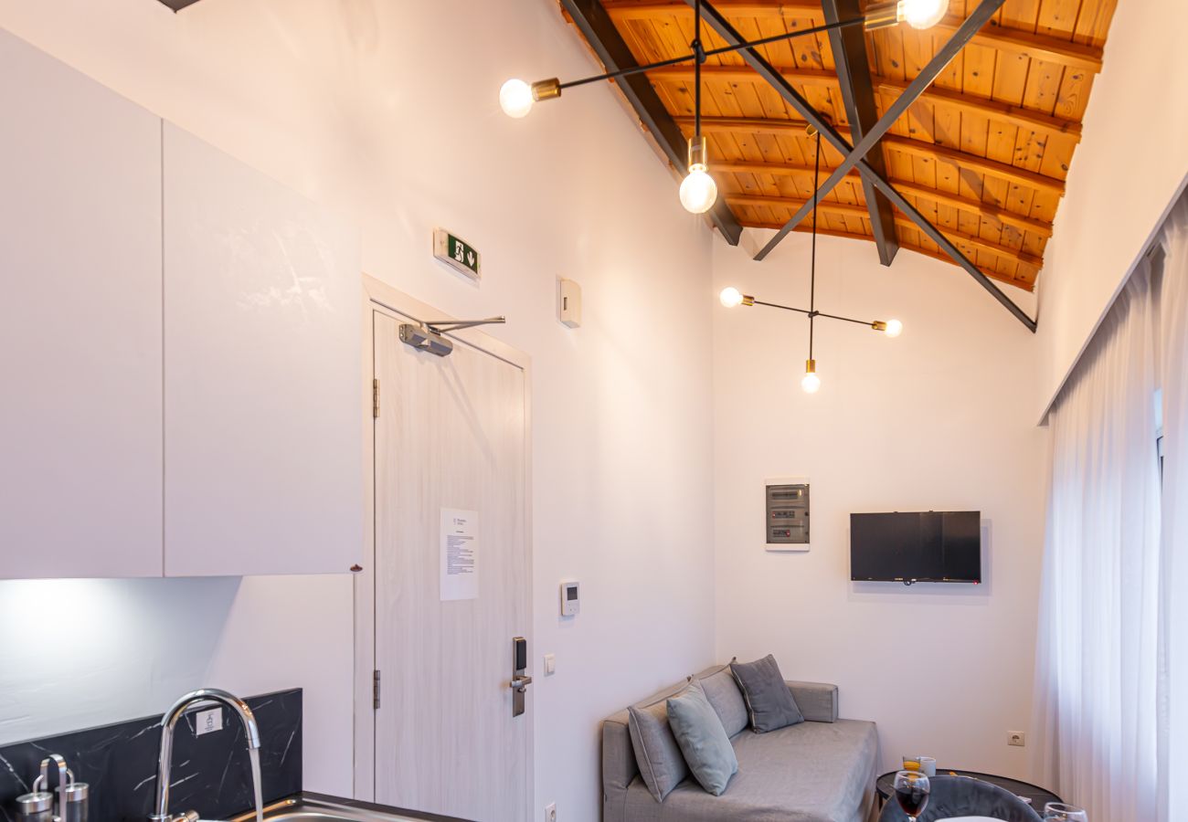 Rent by room in Athens - Kriel Suites 301