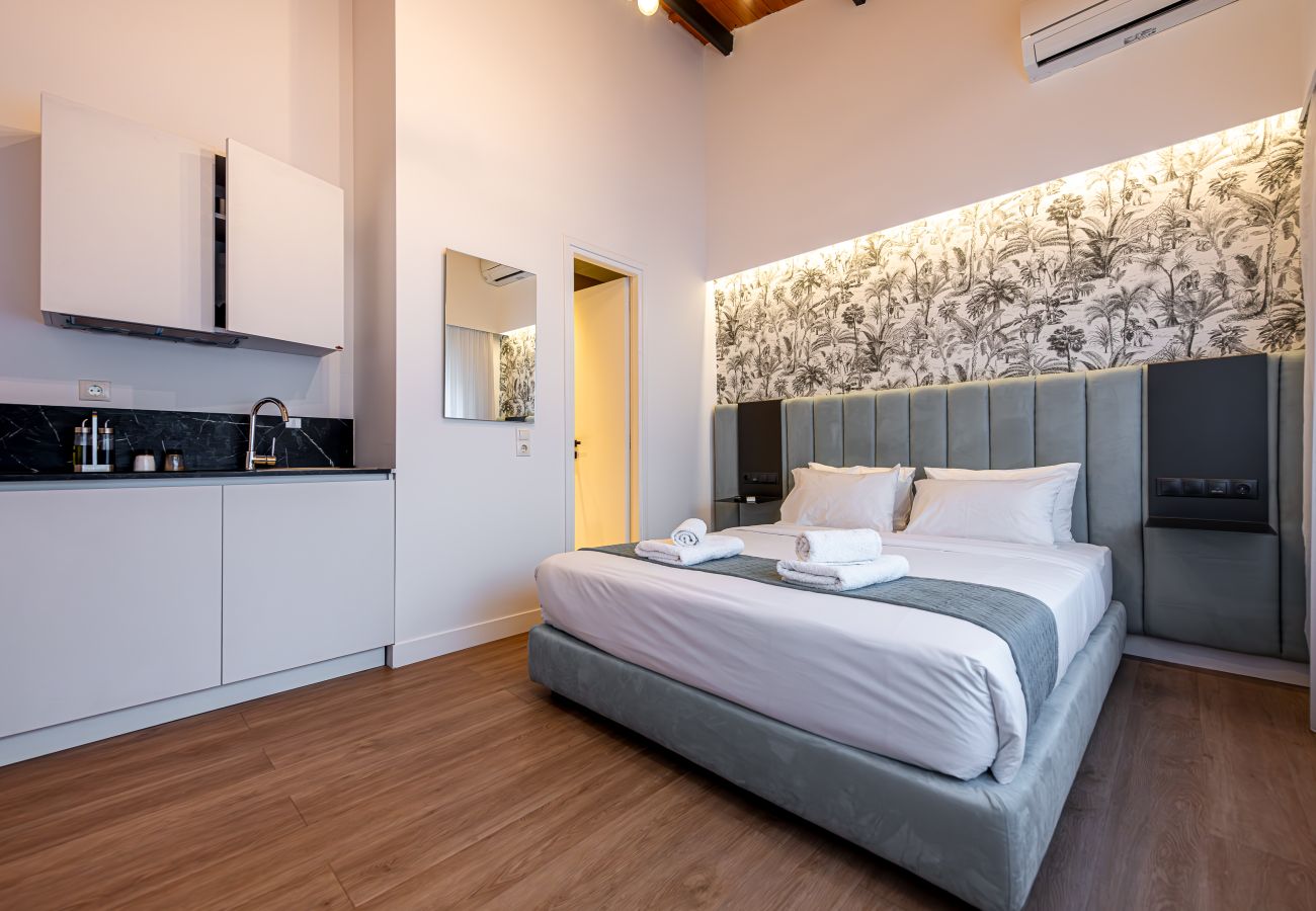Rent by room in Athens - Kriel Suites 302