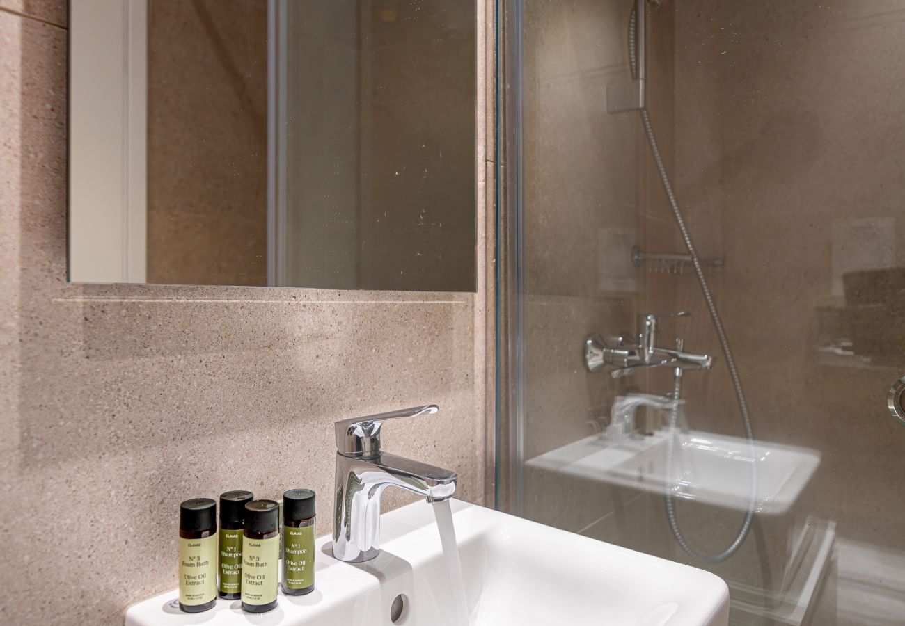 Rent by room in Athens - Kriel Suites 302