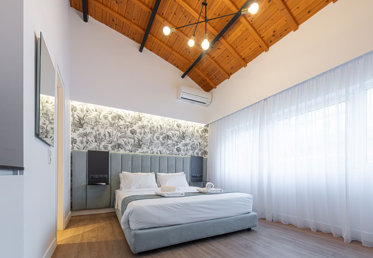 Rent by room in Athens - Kriel Suites 302