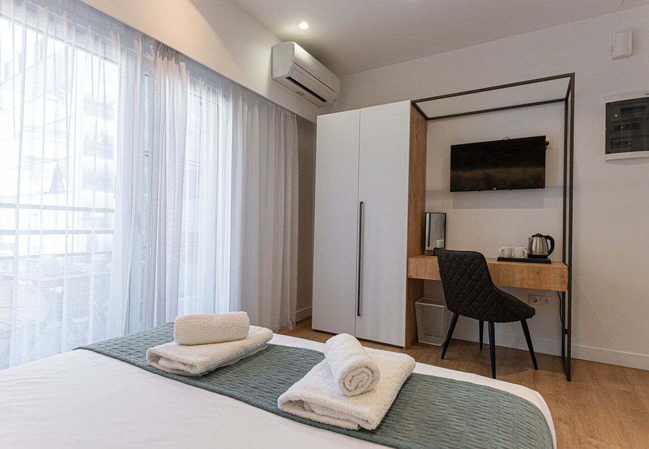 Rent by room in Athens - Kriel Suites 202