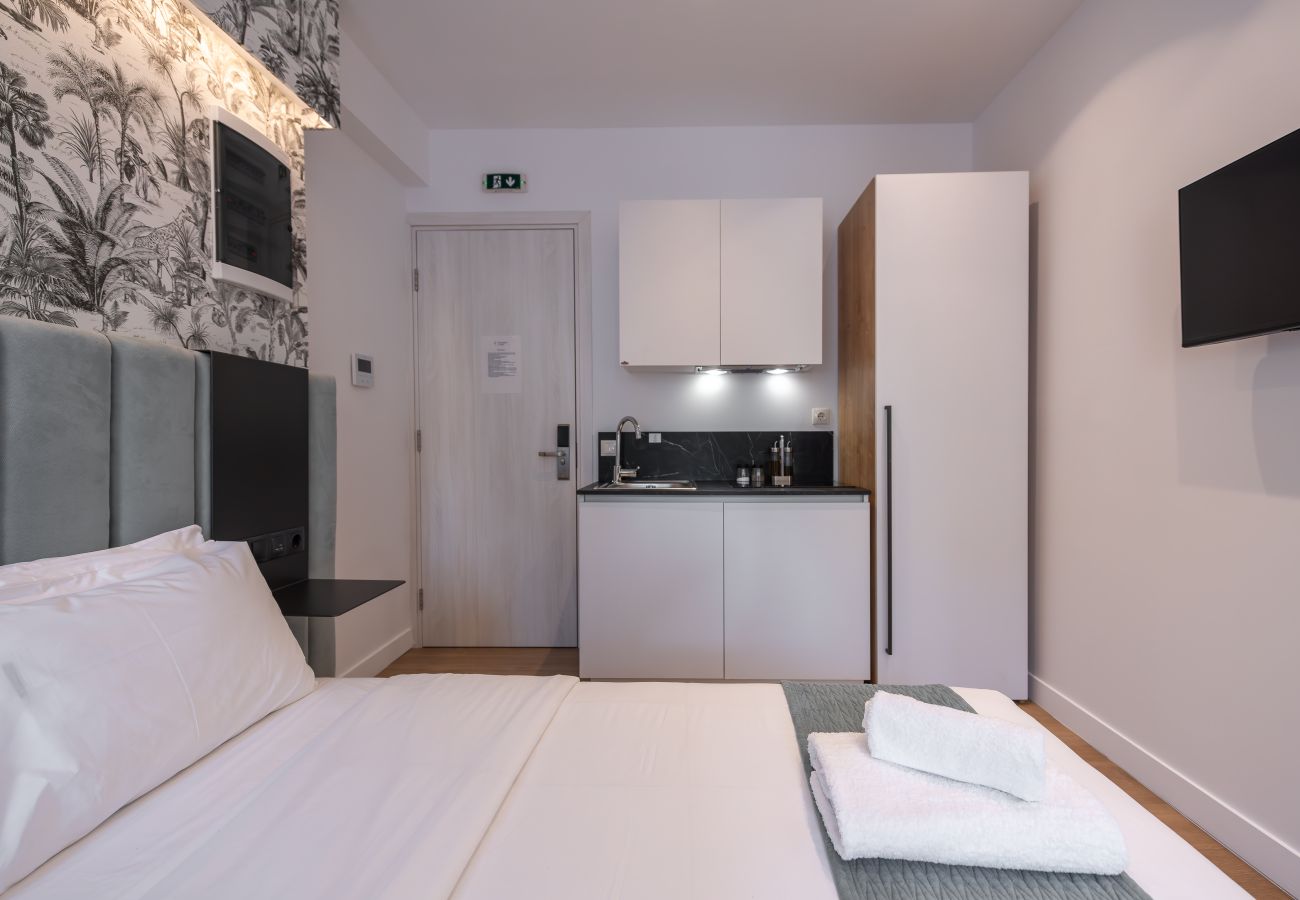 Rent by room in Athens - Kriel Suites 204