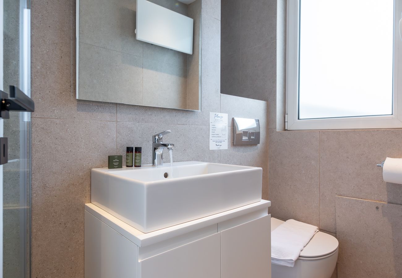 Rent by room in Athens - Kriel Suites 204