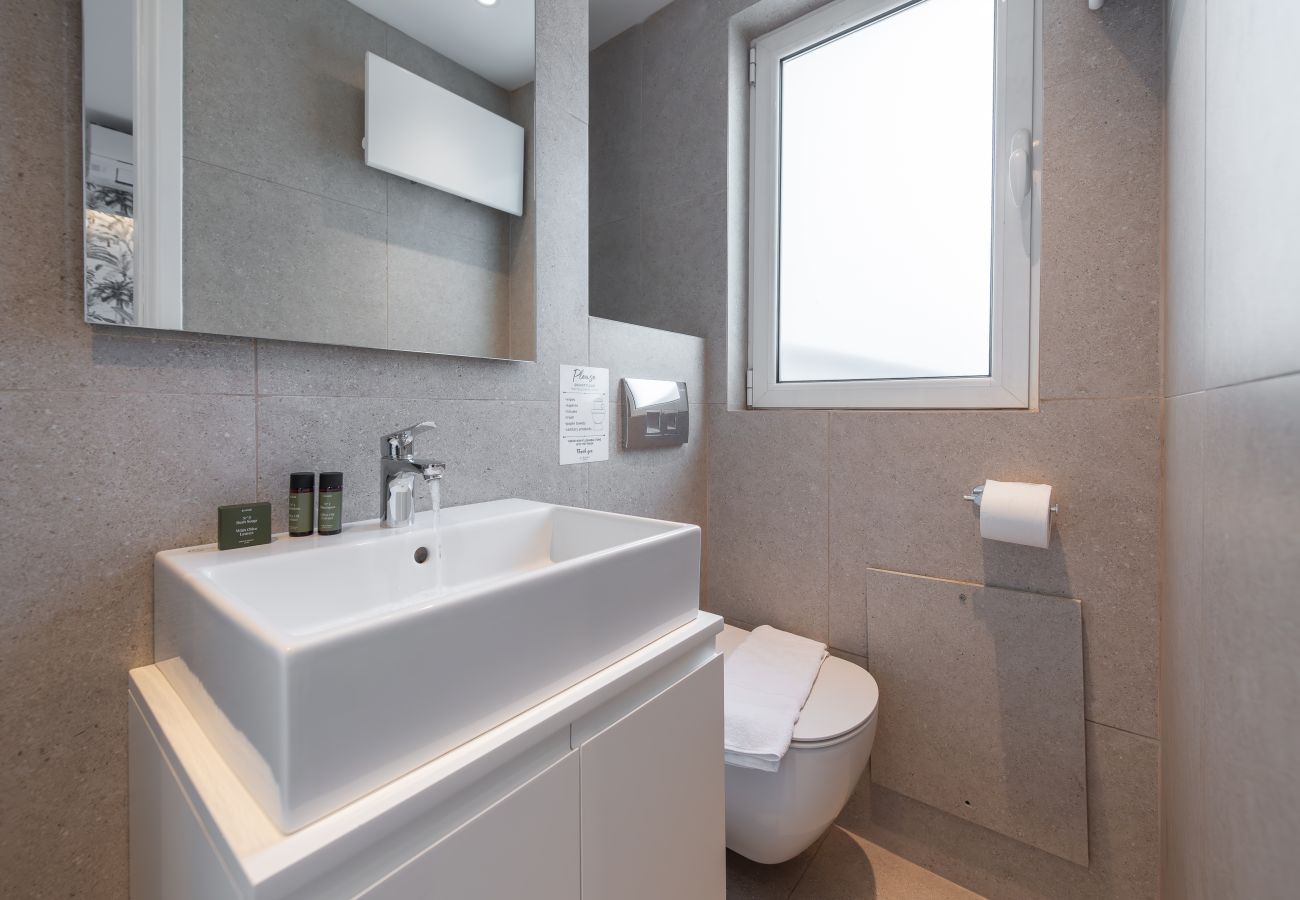 Rent by room in Athens - Kriel Suites 204