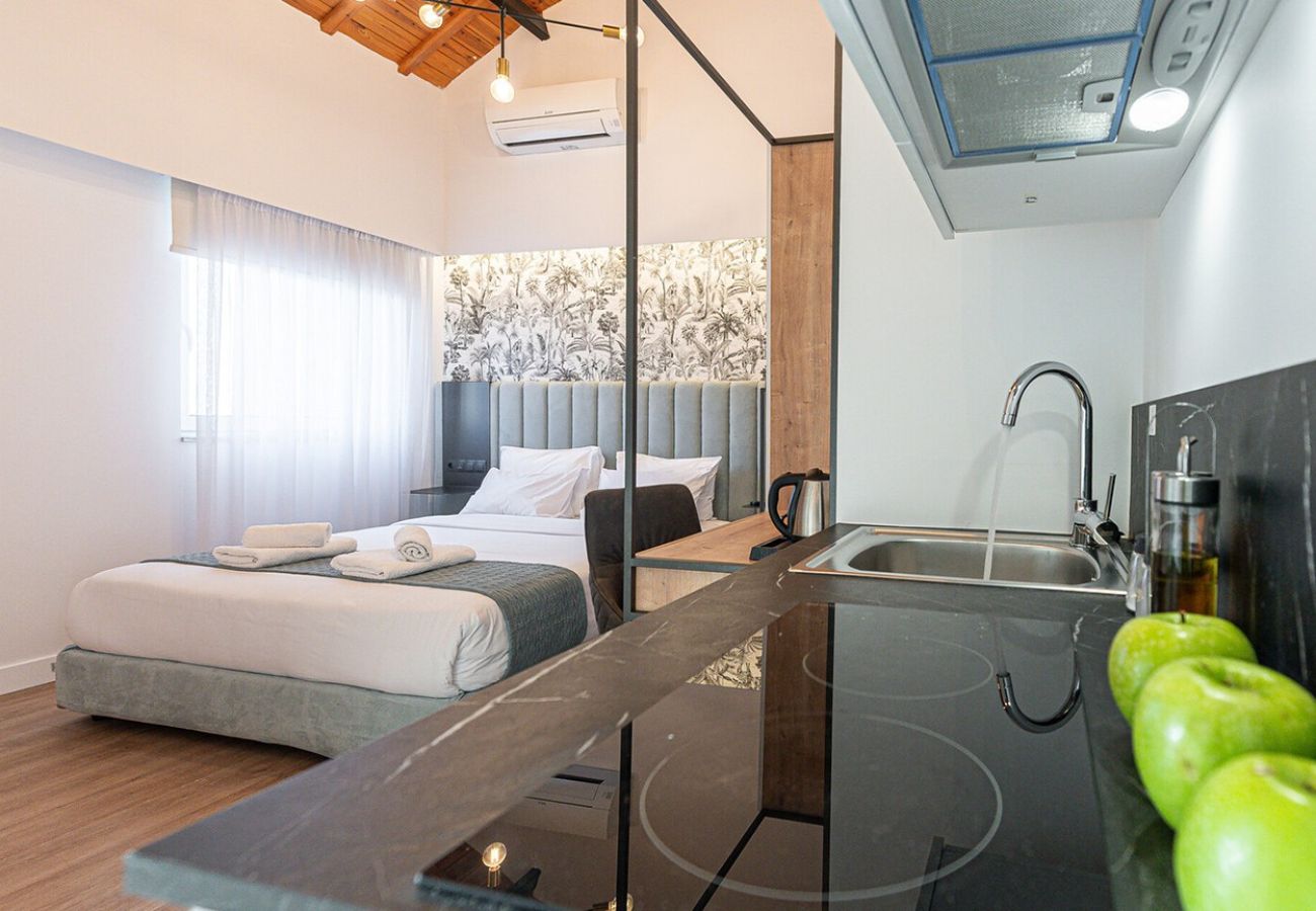 Rent by room in Athens - Kriel Suites 303