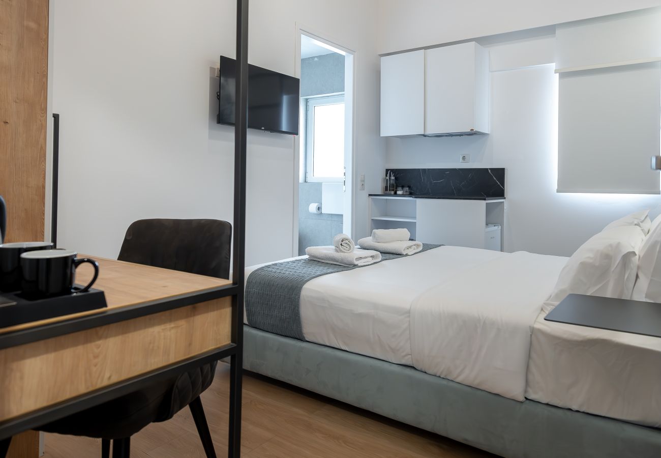 Rent by room in Athens - Kriel Suites 304