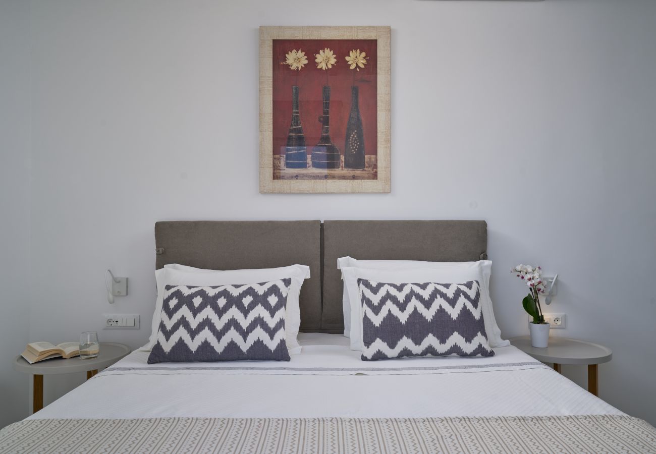 Villa in Mykonos - Luxspace Mykonian Retreat: Vista Bliss