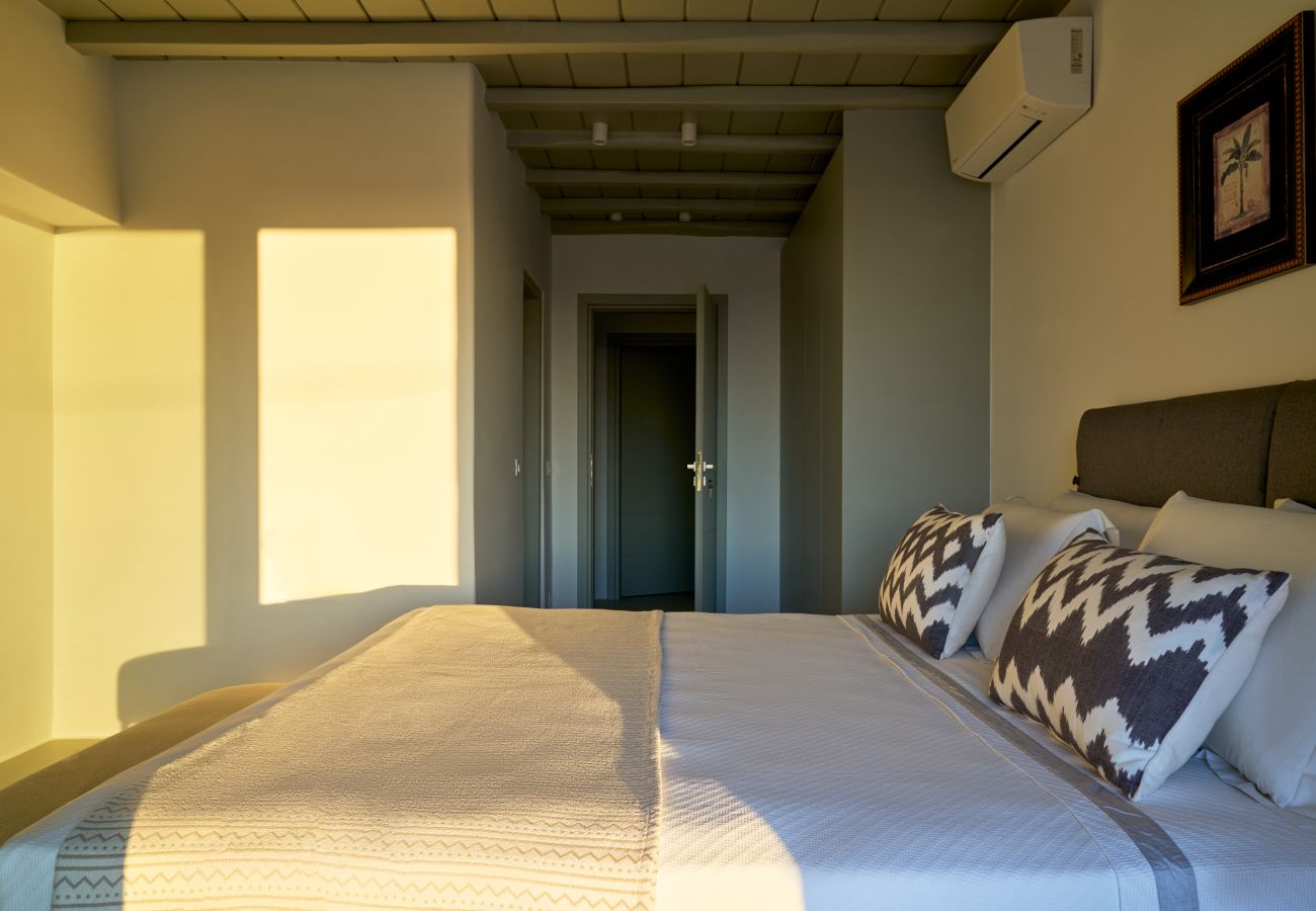 Villa in Mykonos - Luxspace Mykonian Retreat: Vista Bliss