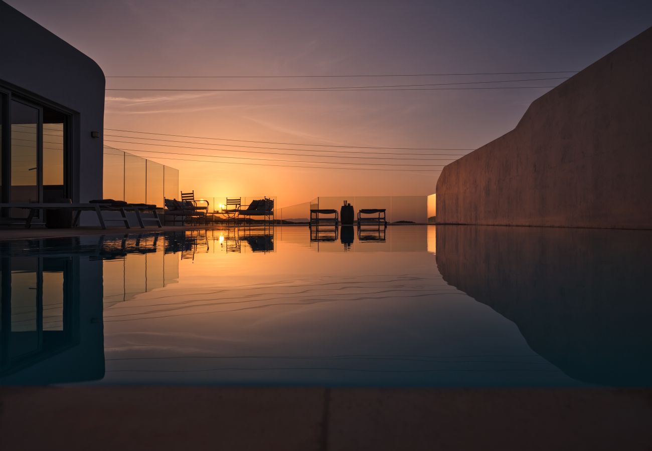 Villa in Mykonos - Luxspace Mykonian Retreat: Vista Bliss