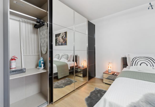Studio in Bucharest - Rody Studio - Modern & Bright Studio in Central Bucharest Studio in Bucharest - Rody Studio - Modern & Bright Studio in Central Bucharest