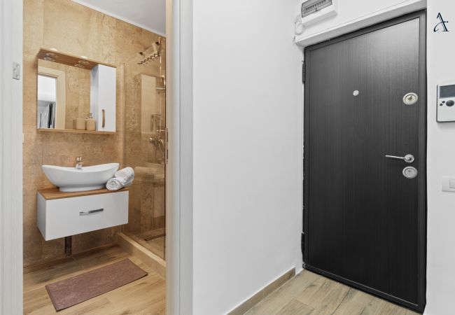 Studio in Bucharest - Rody Studio - Modern & Bright Studio in Central Bucharest Studio in Bucharest - Rody Studio - Modern & Bright Studio in Central Bucharest