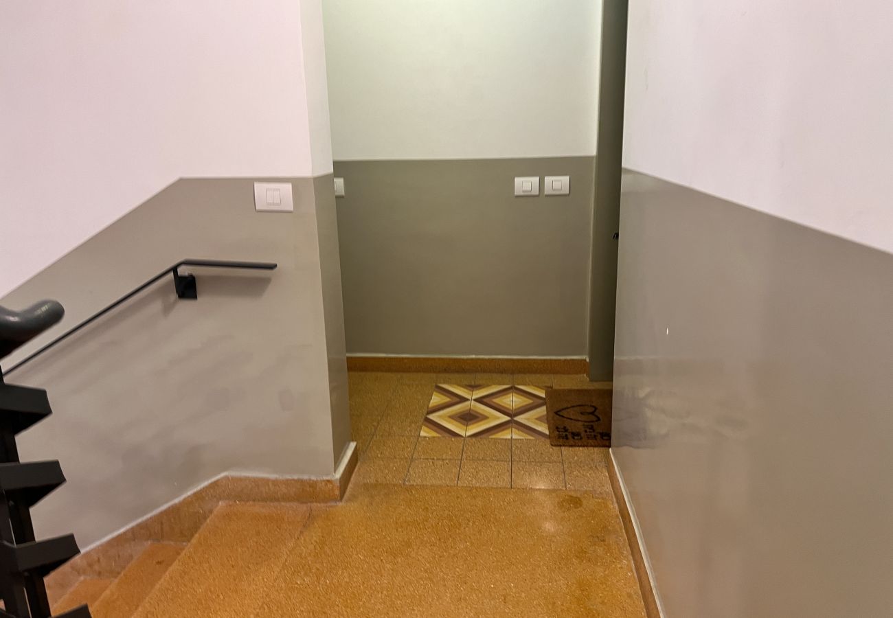 Apartment in Tel Aviv - Jaffa - Classic Bauhaus 1Br with Balcony on Sheinkin Street by FeelHome