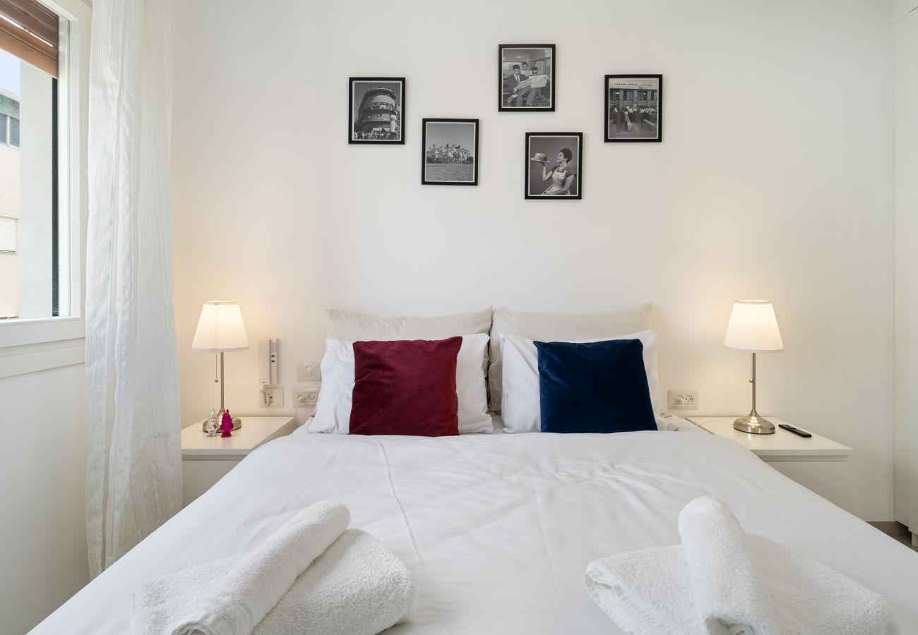 Apartment in Tel Aviv - Jaffa - MIKLAT Classic Bauhaus 1Br with Balcony on Sheinkin Street by FeelHome