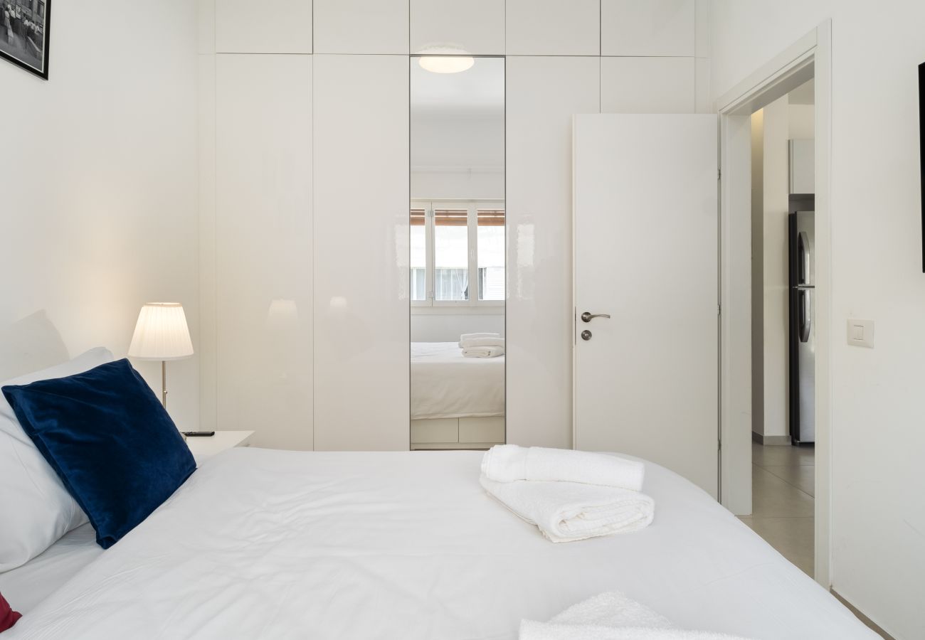 Apartment in Tel Aviv - Jaffa - MIKLAT Classic Bauhaus 1Br with Balcony on Sheinkin Street by FeelHome