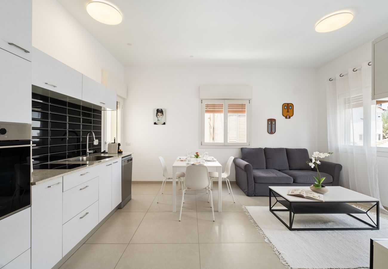 Apartment in Tel Aviv - Jaffa - MIKLAT Classic Bauhaus 1Br with Balcony on Sheinkin Street by FeelHome