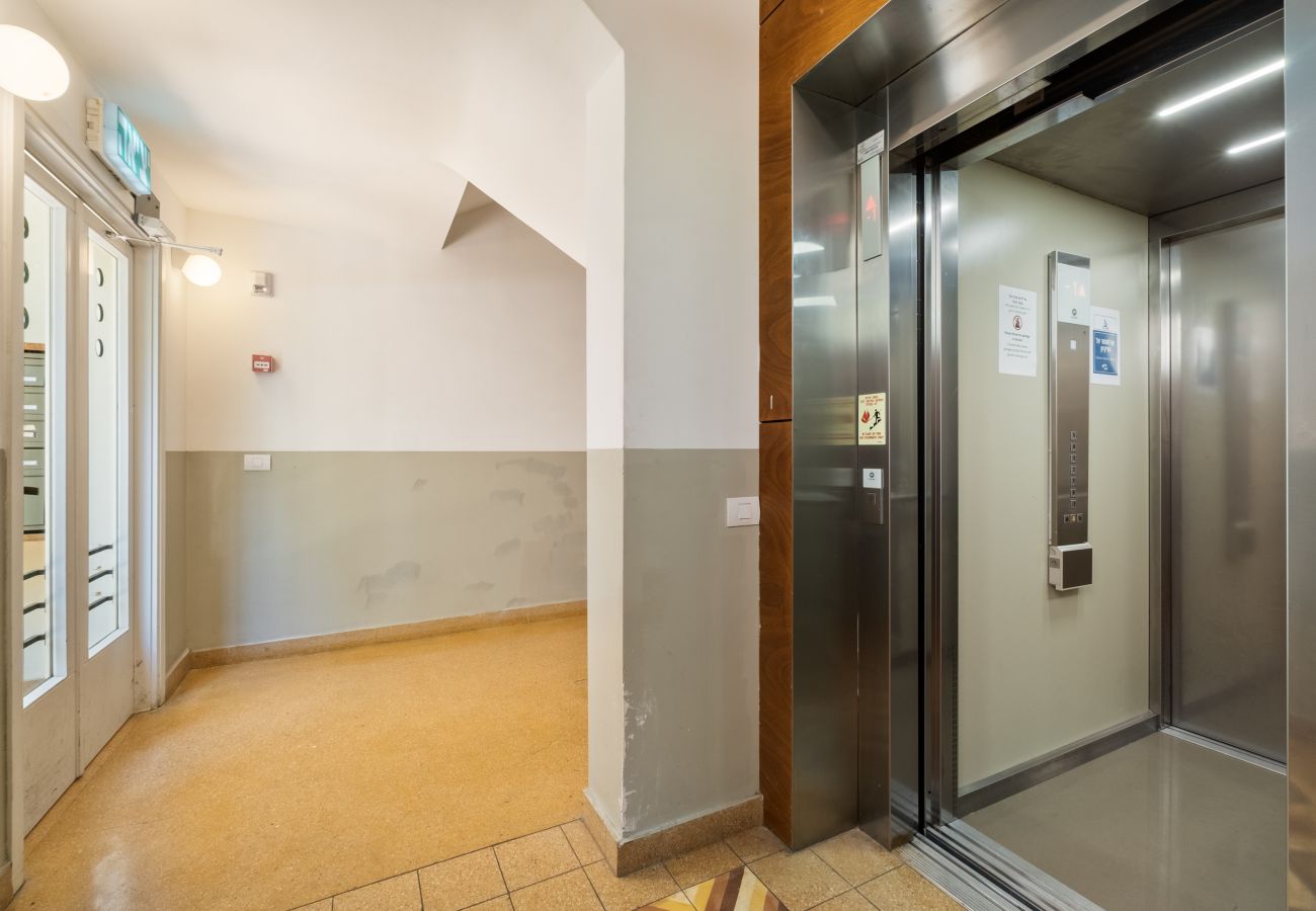 Apartment in Tel Aviv - Jaffa - MIKLAT Classic Bauhaus 1Br with Balcony on Sheinkin Street by FeelHome