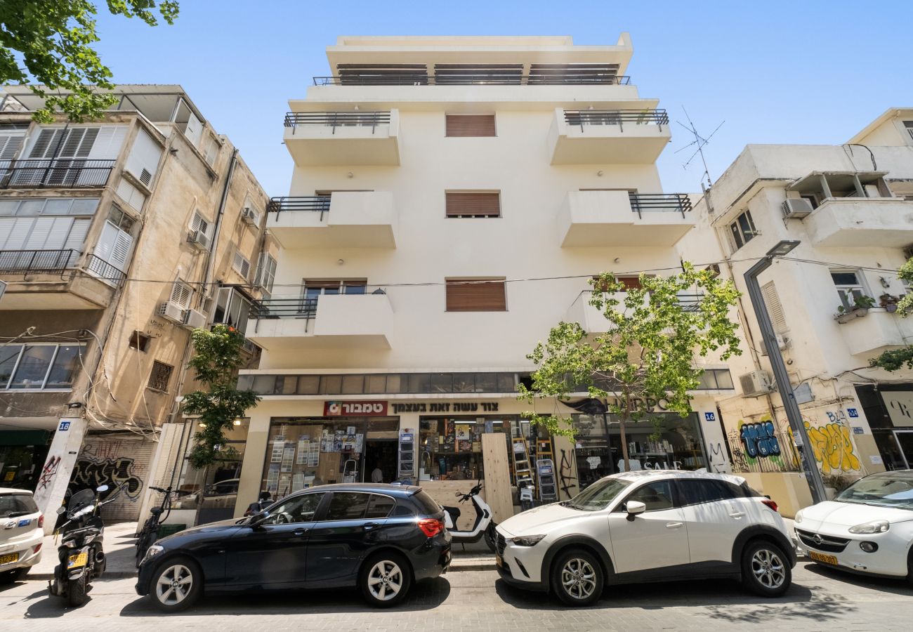 Apartment in Tel Aviv - Jaffa - MIKLAT Classic Bauhaus 1Br with Balcony on Sheinkin Street by FeelHome