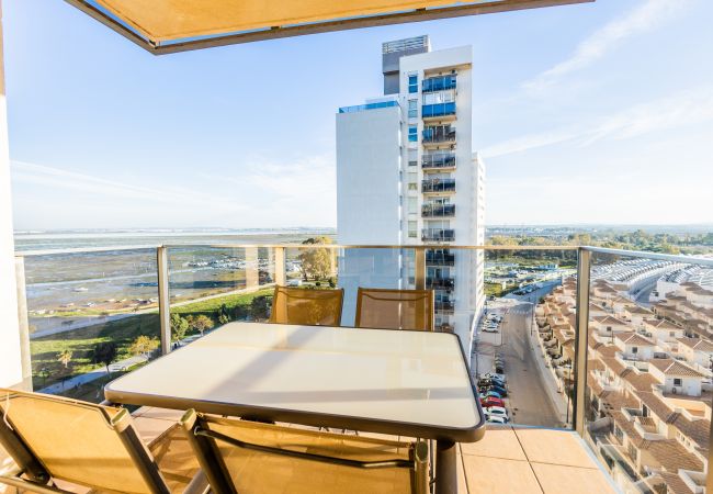 Apartment in San Fernando - San Fernando pool and views Lightboooking