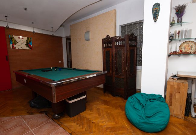 Rent by room in Bucharest - Vintage Bedroom in Shared Apartment