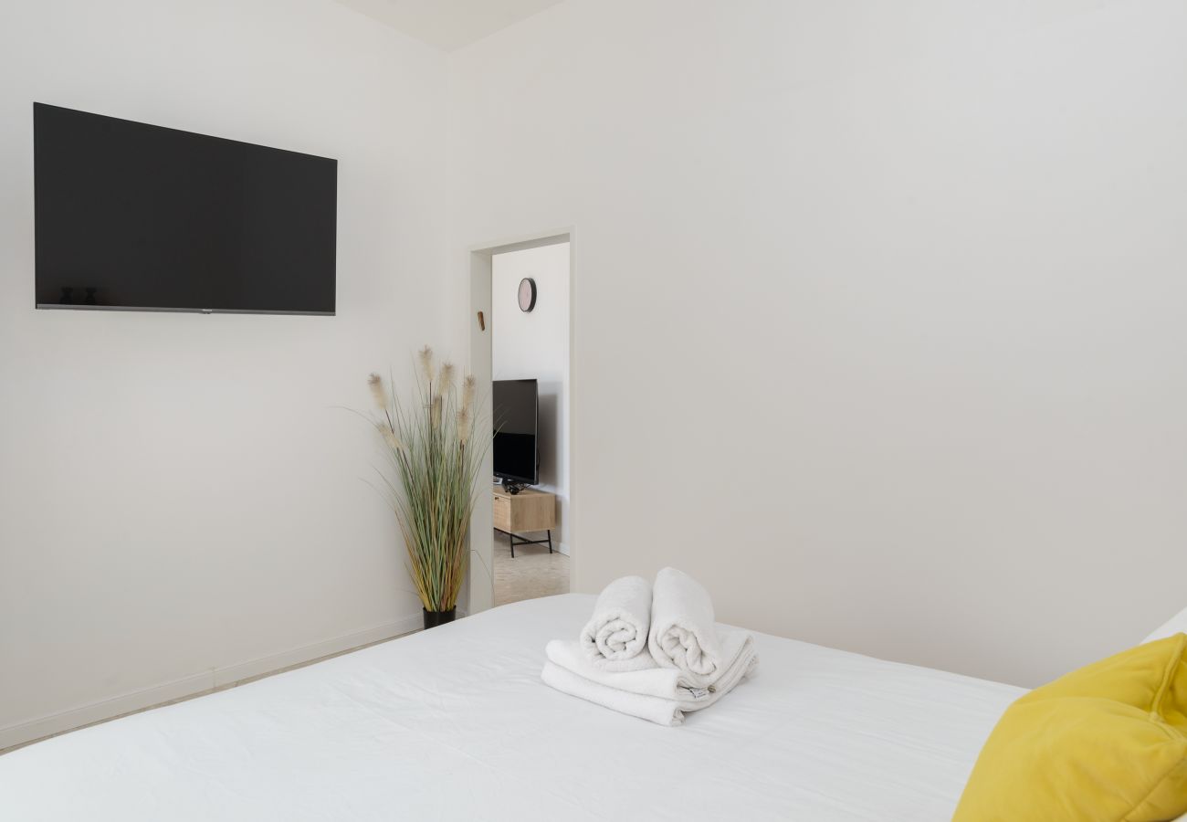 Apartment in Tel Aviv - Jaffa - Bauhaus 2BR with Sea View & Balcony by FeelHome