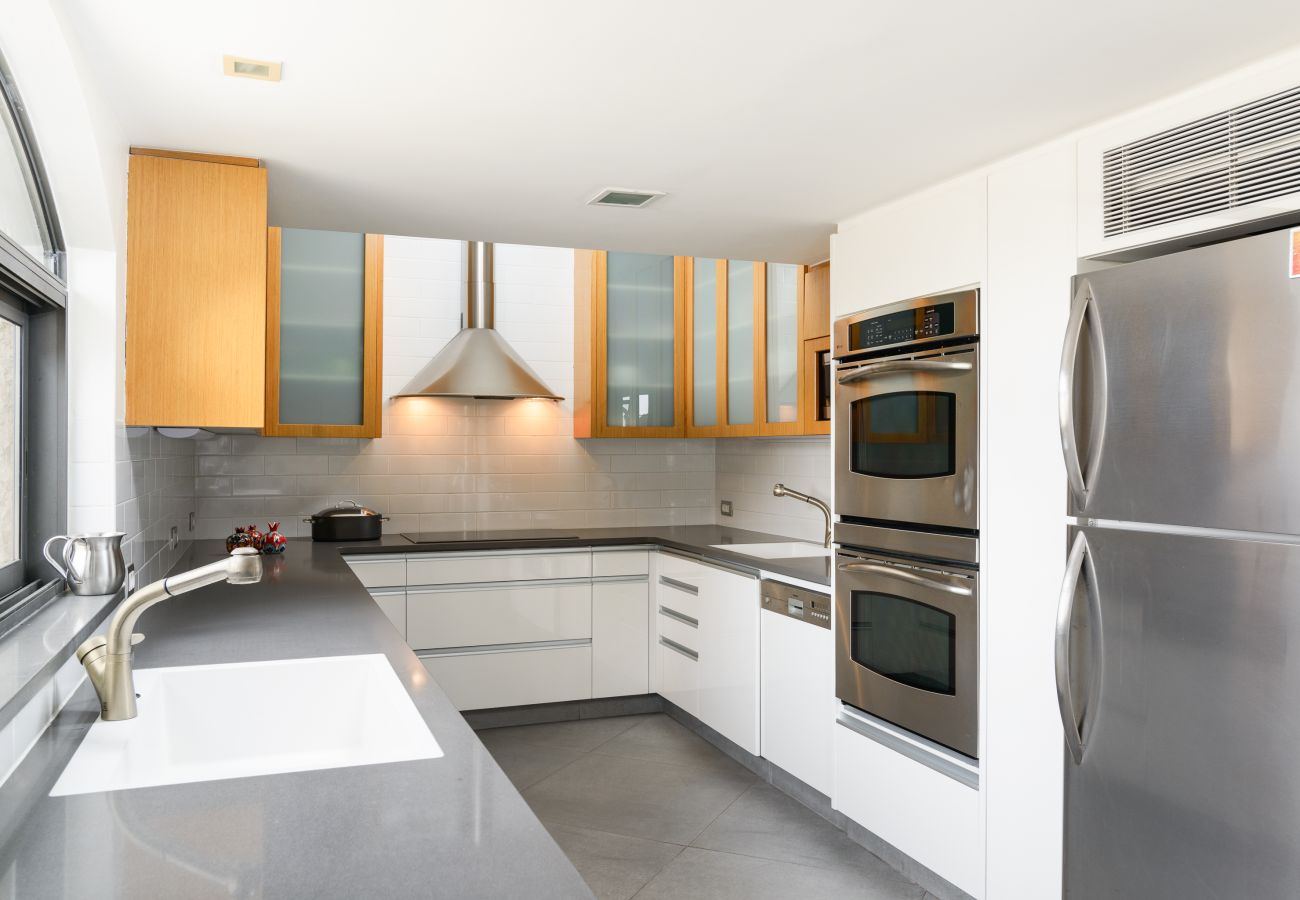 Apartment in Jerusalem - Old City Luxury Duplex with Rooftop by FeelHome