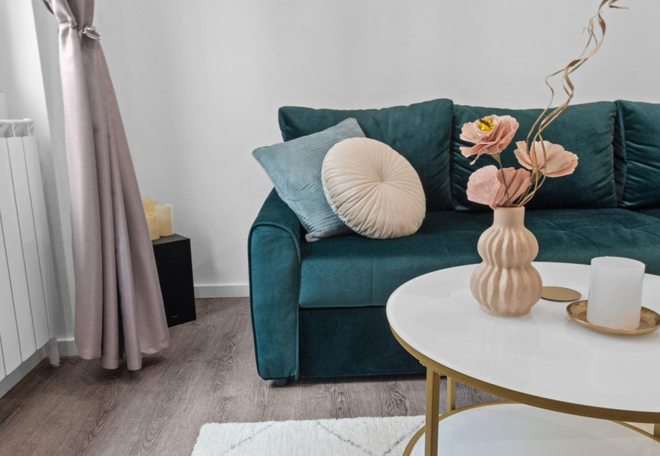 Apartment in Bucharest - Old Town Fun & SPA