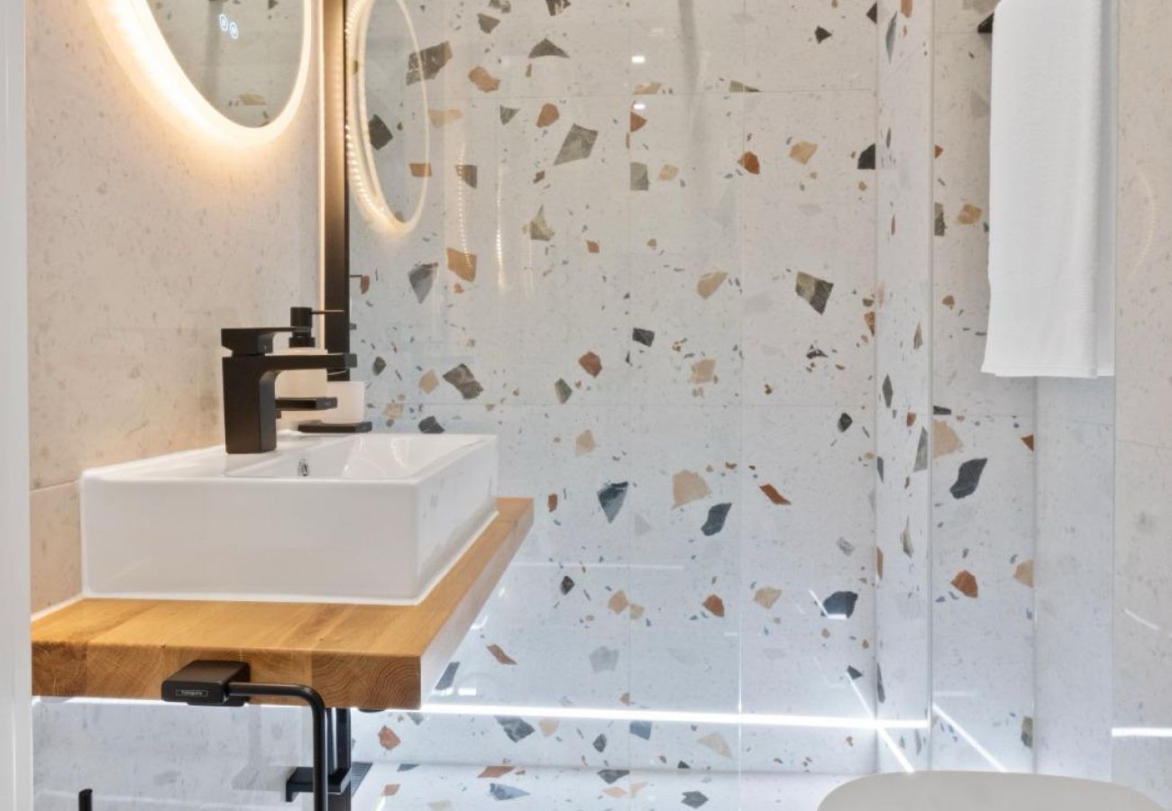 Apartment in Bucharest - Old Town Fun & SPA
