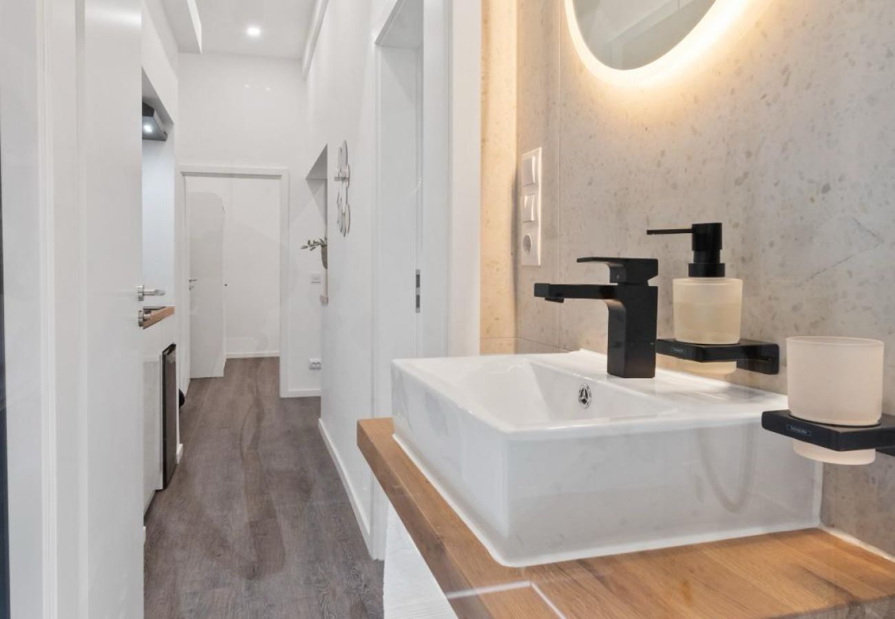 Apartment in Bucharest - Old Town Fun & SPA