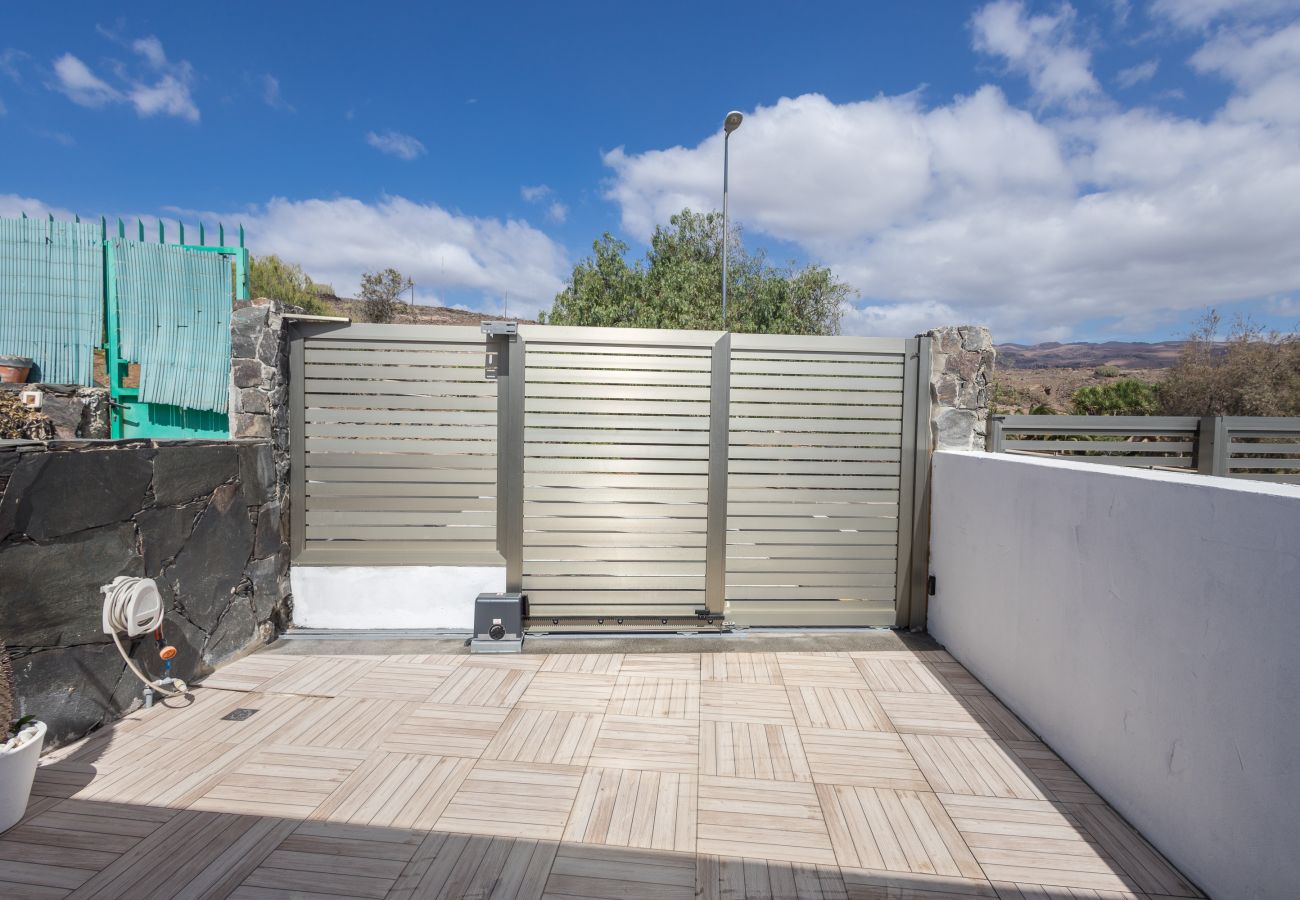 Bungalow in San Bartolomé de Tirajana - Playa del Aguila  Bungalow with Terrace Solarium