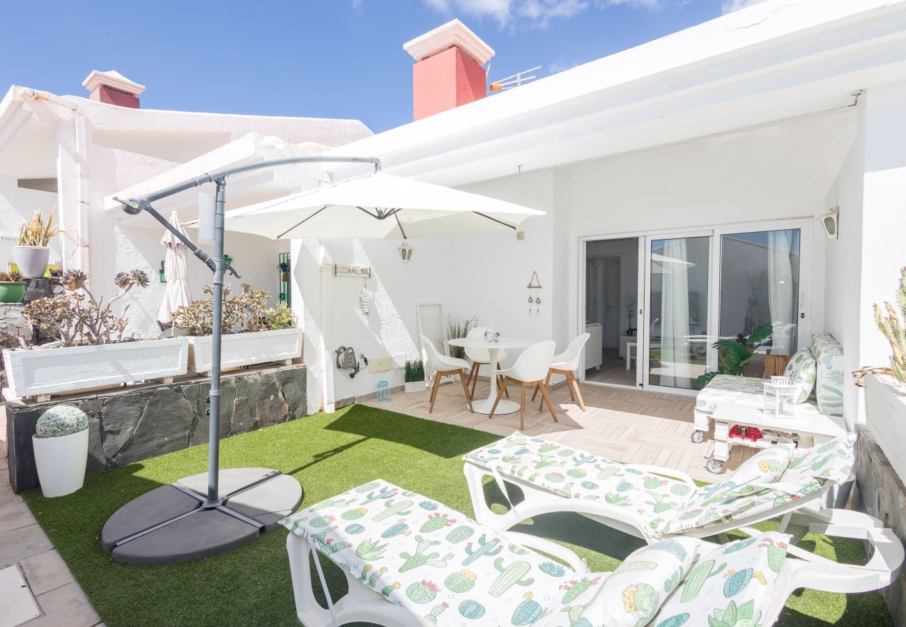 Bungalow in San Bartolomé de Tirajana - Playa del Aguila  Bungalow with Terrace Solarium