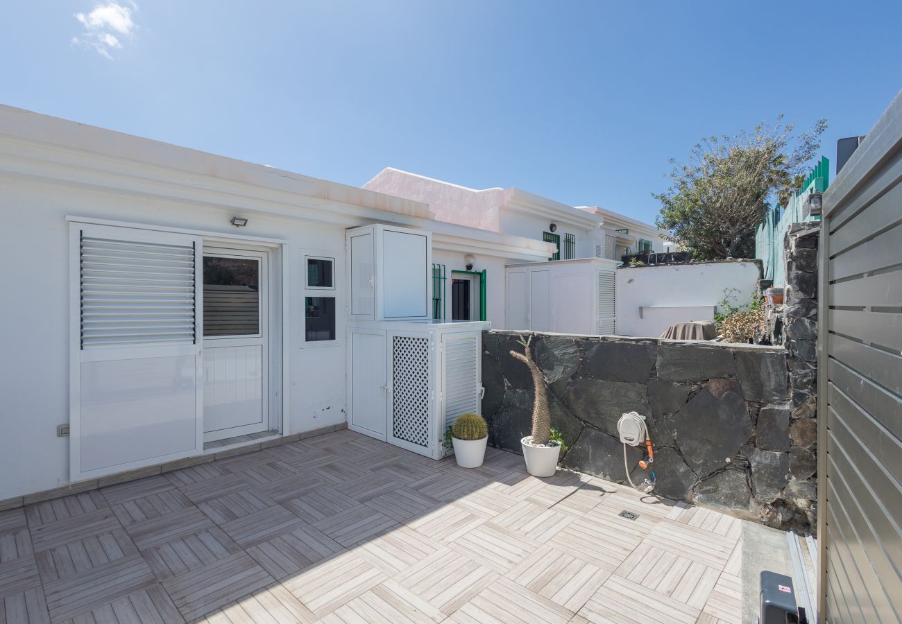 Bungalow in San Bartolomé de Tirajana - Playa del Aguila  Bungalow with Terrace Solarium