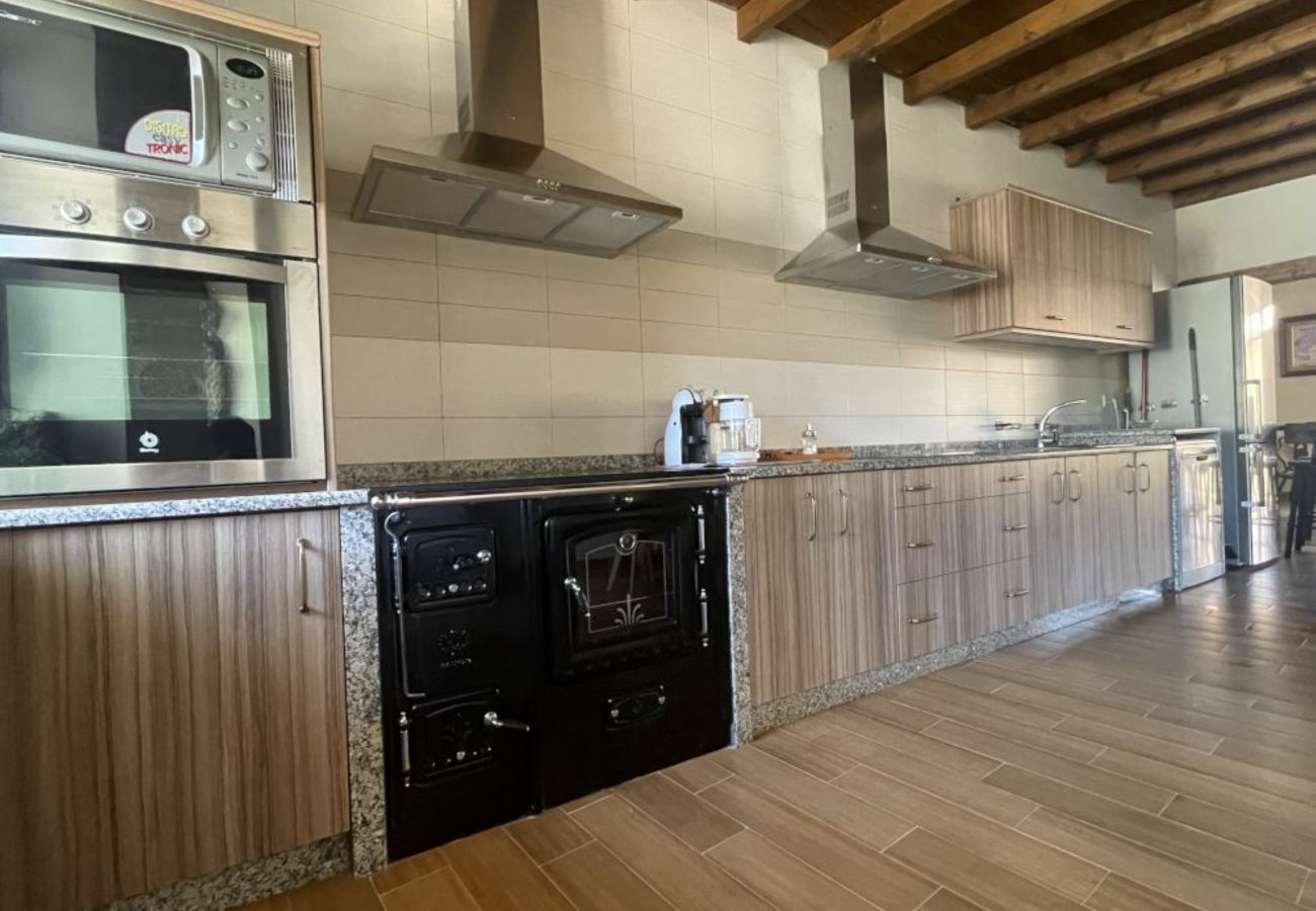 House in Ourense - YourHouse A Casa Da Corona, beautiful country house