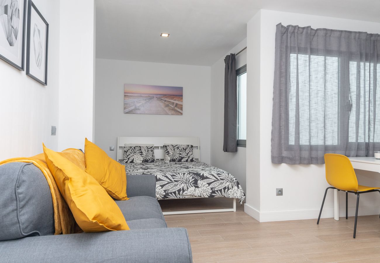 Studio in Las Palmas de Gran Canaria - Lightbooking Canteras Beach Studio I