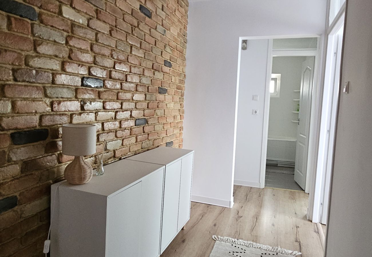 Apartment in Timisoara - Home and Travel 2BDR Apartment