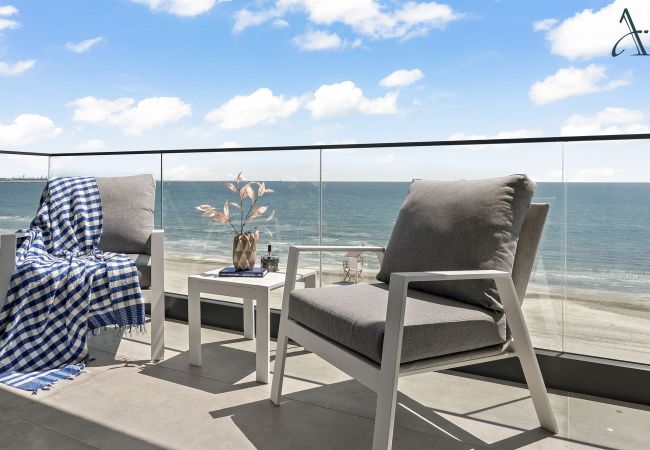 Apartment in Mamaia Nord - Serenity Breeze with Beach View Apartment in Mamaia Nord - Serenity Breeze with Beach View