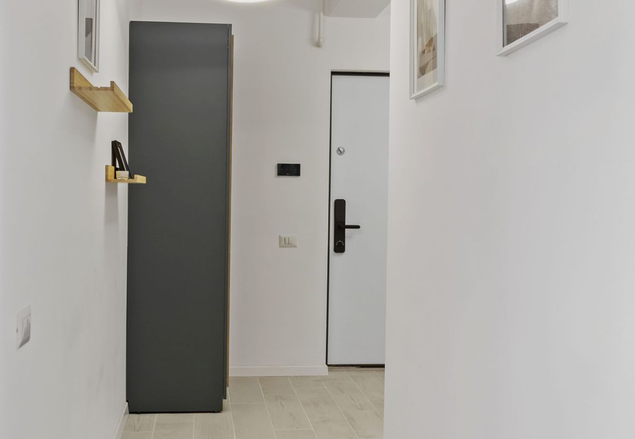 Apartment in Mamaia Nord - Serenity Breeze with Beach View