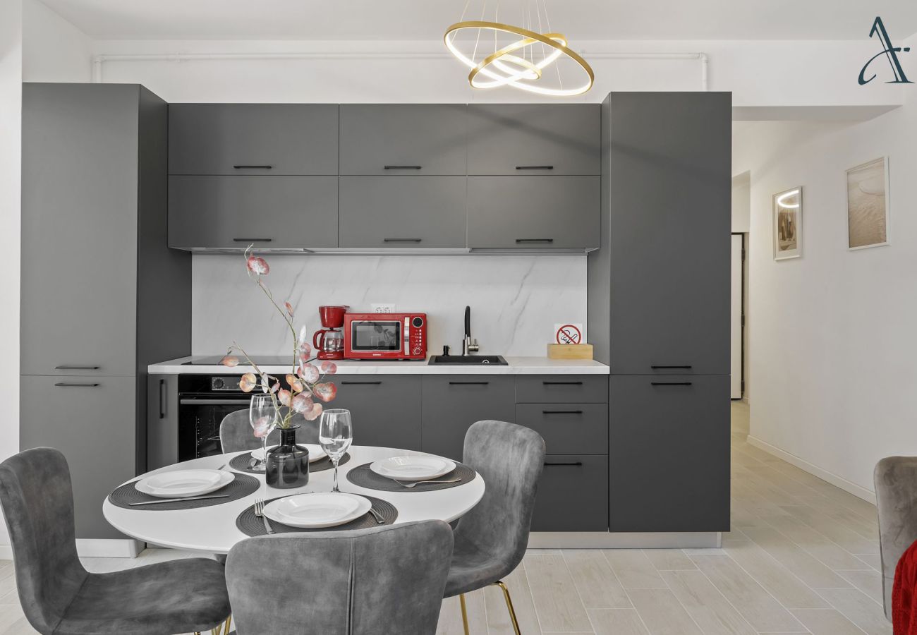 Apartment in Mamaia Nord - Serenity Breeze with Beach View