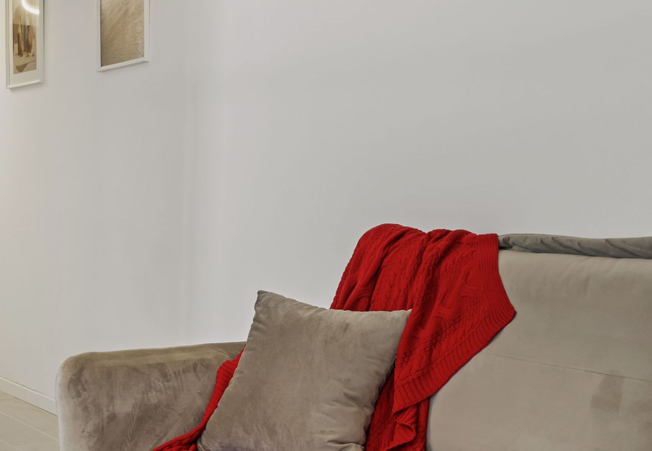 Apartment in Mamaia Nord - Serenity Breeze with Beach View