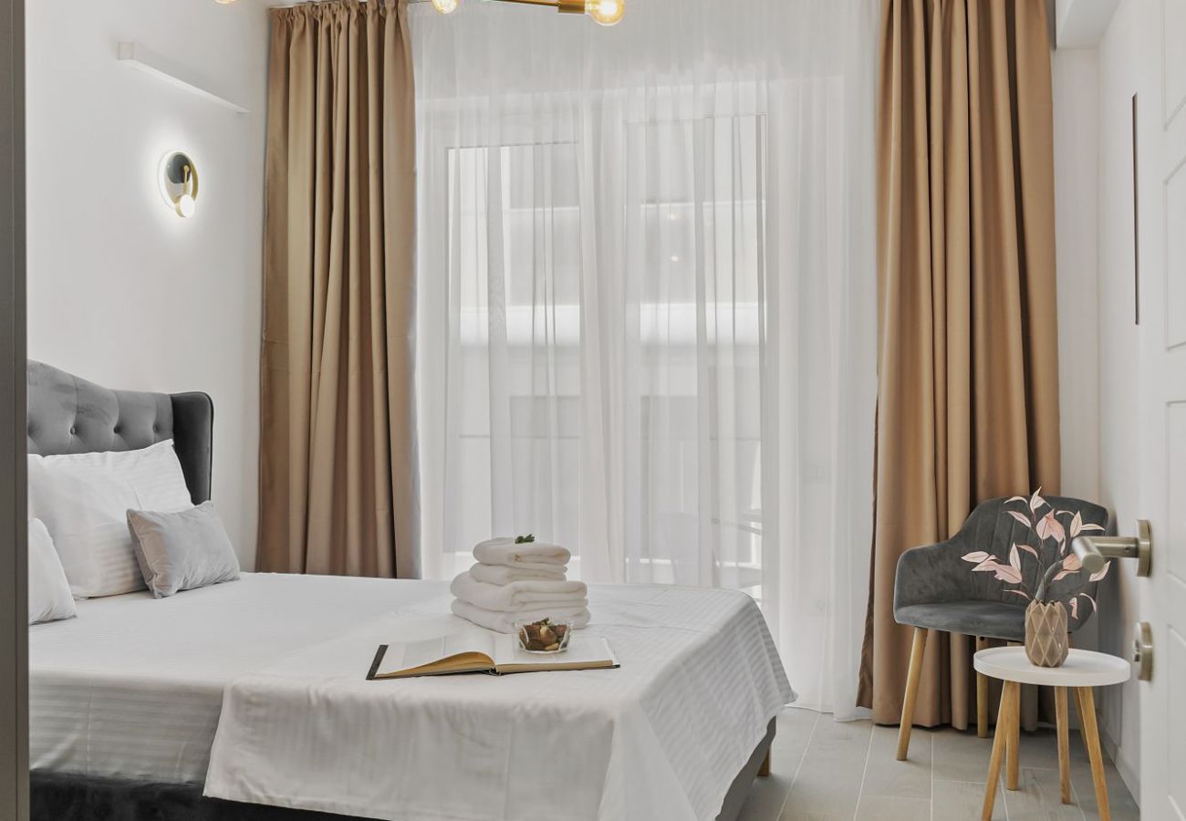 Apartment in Mamaia Nord - Serenity Breeze with Beach View