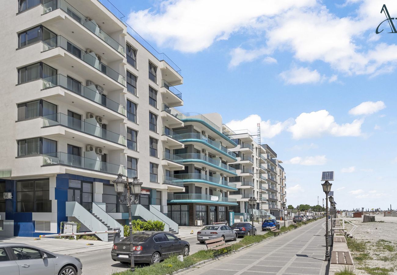Apartment in Mamaia Nord - Serenity Breeze with Beach View