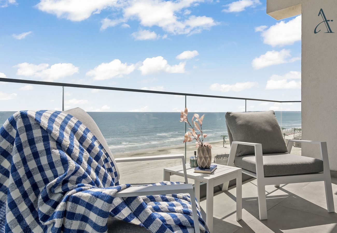 Apartment in Mamaia Nord - Serenity Breeze with Beach View