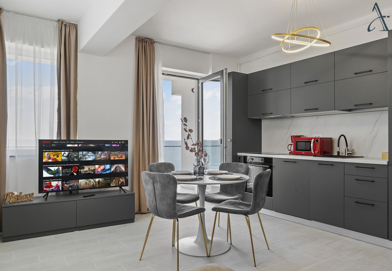 Apartment in Mamaia Nord - Serenity Breeze with Beach View