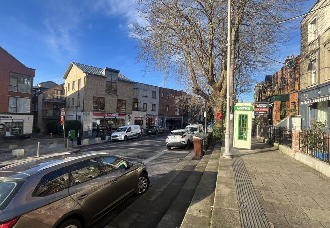 House in Dublin - Original Chapelizod Townhouse