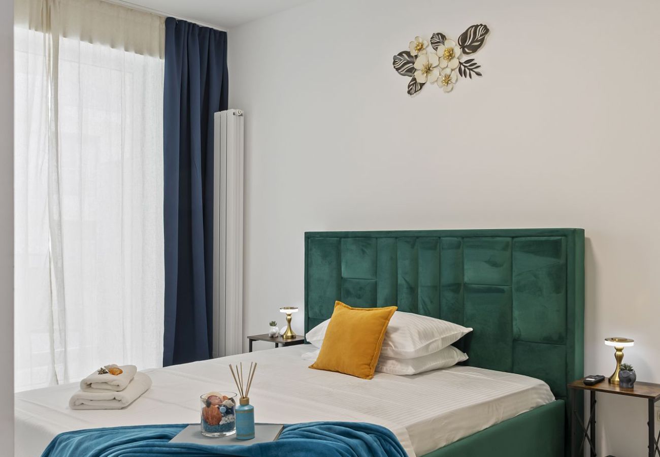 Apartment in Mamaia Nord - Brighthouse with Beach View