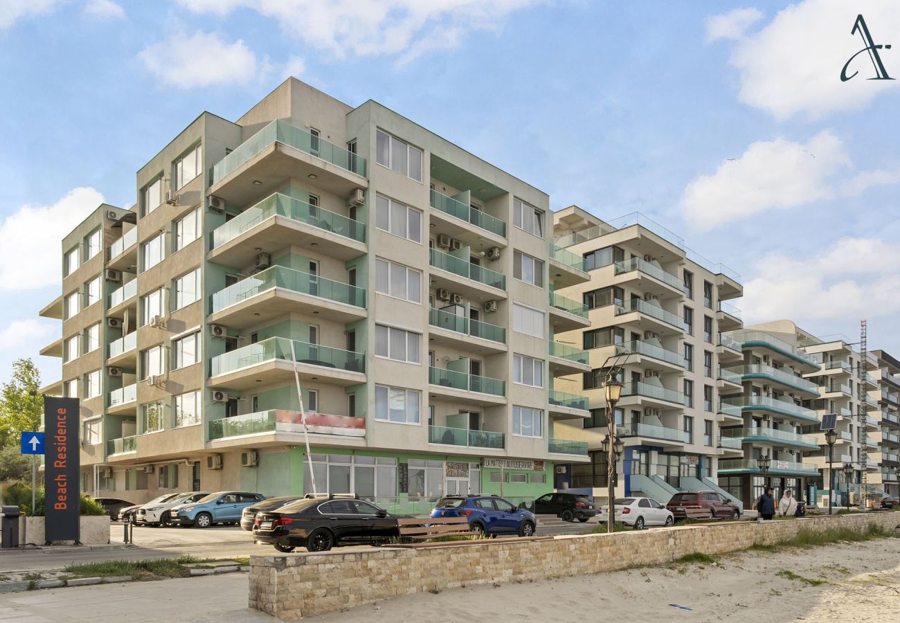 Apartment in Mamaia Nord - Brighthouse with Beach View
