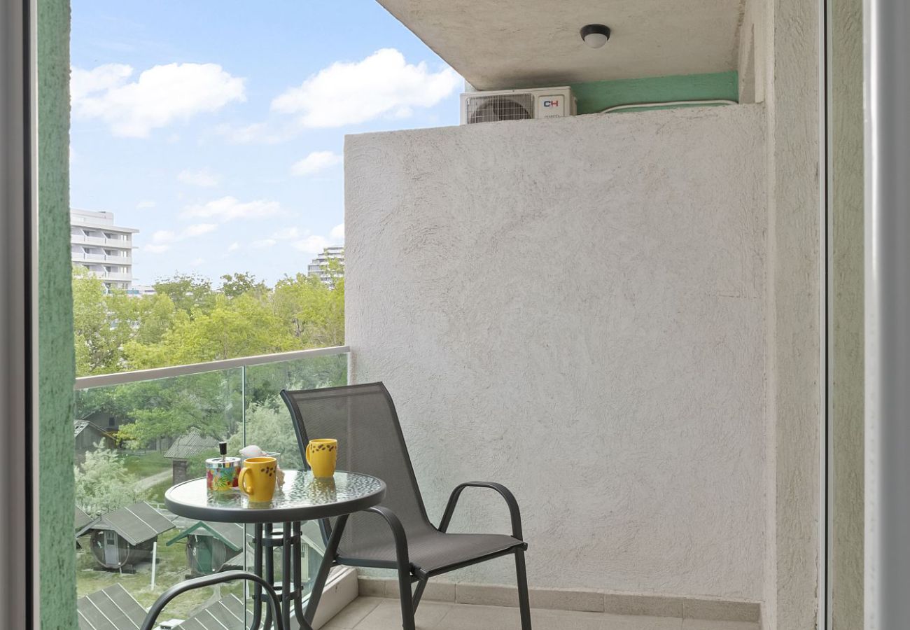 Apartment in Mamaia Nord - Brighthouse with Beach View
